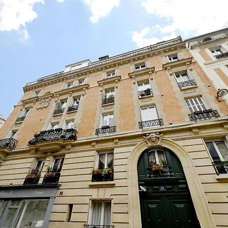 Charming For Two * Paris